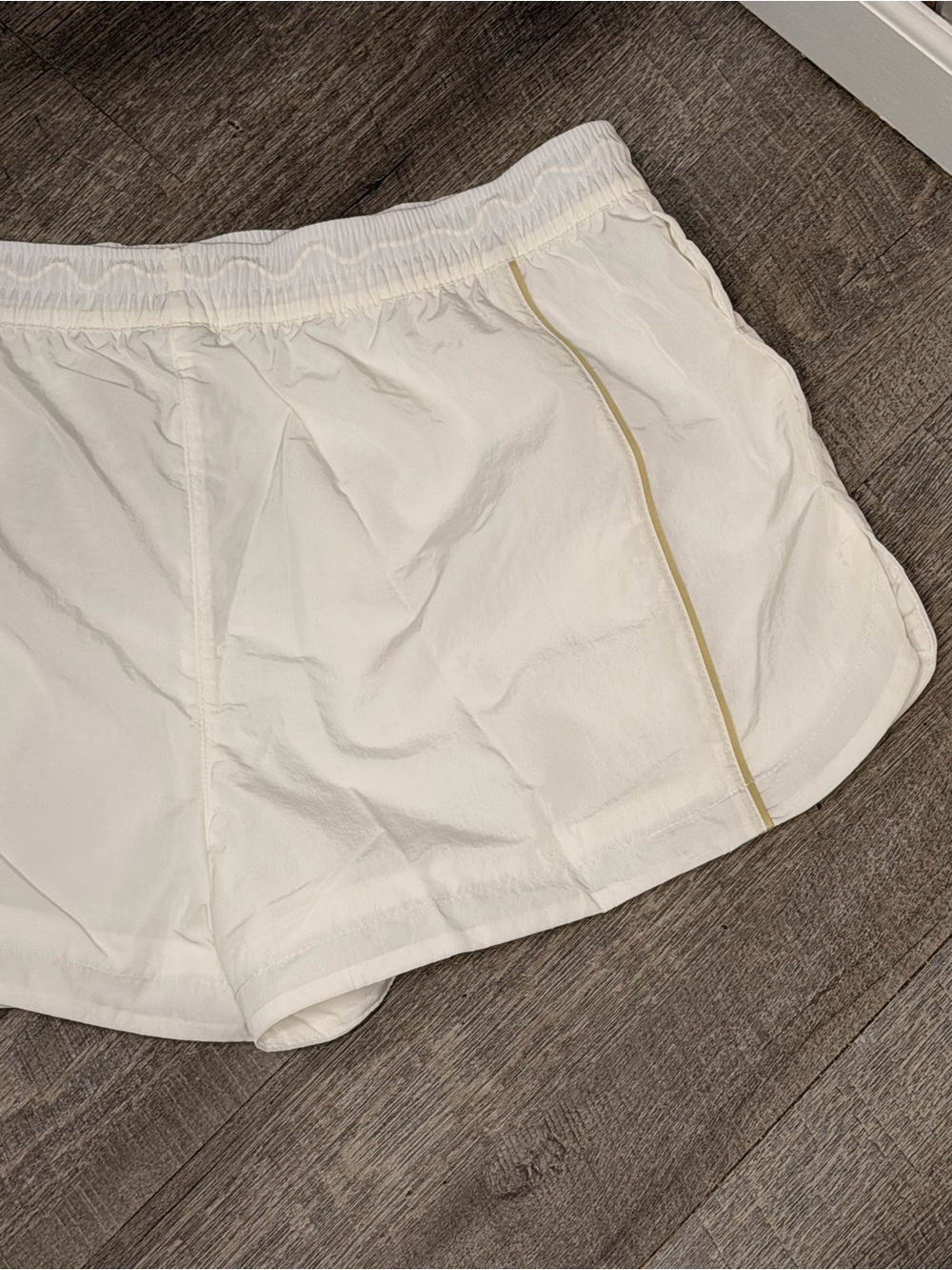 Nike Windrunner Women’s White Athletic Shorts with Black Swoosh Large NWT - Picture 11 of 15